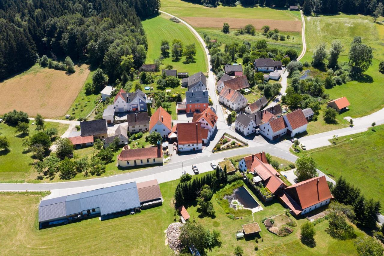 Gasthof-Pension Brauner Hirsch In Alfeld - Mittelfranken Exterior photo