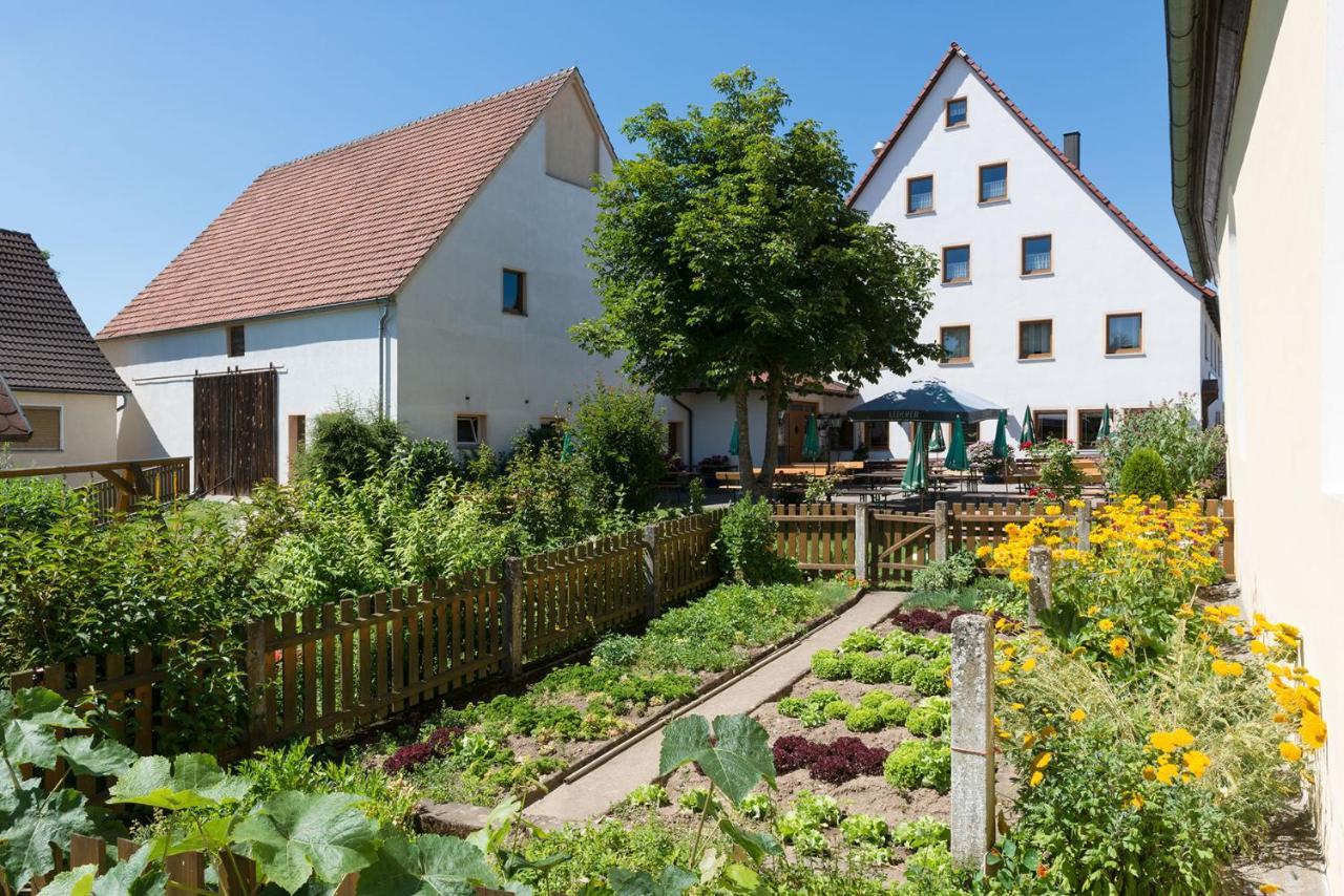 Gasthof-Pension Brauner Hirsch In Alfeld - Mittelfranken Exterior photo